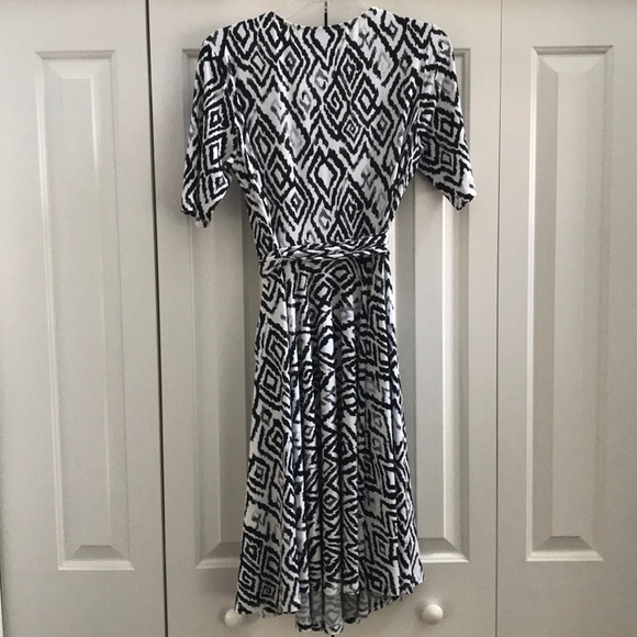 Donna Morgan Maternity Wrap Dress - Picture 3 of 4